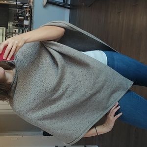 Shall/poncho sweater sparkly
